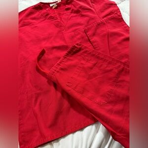 Top and bottom of scrub set